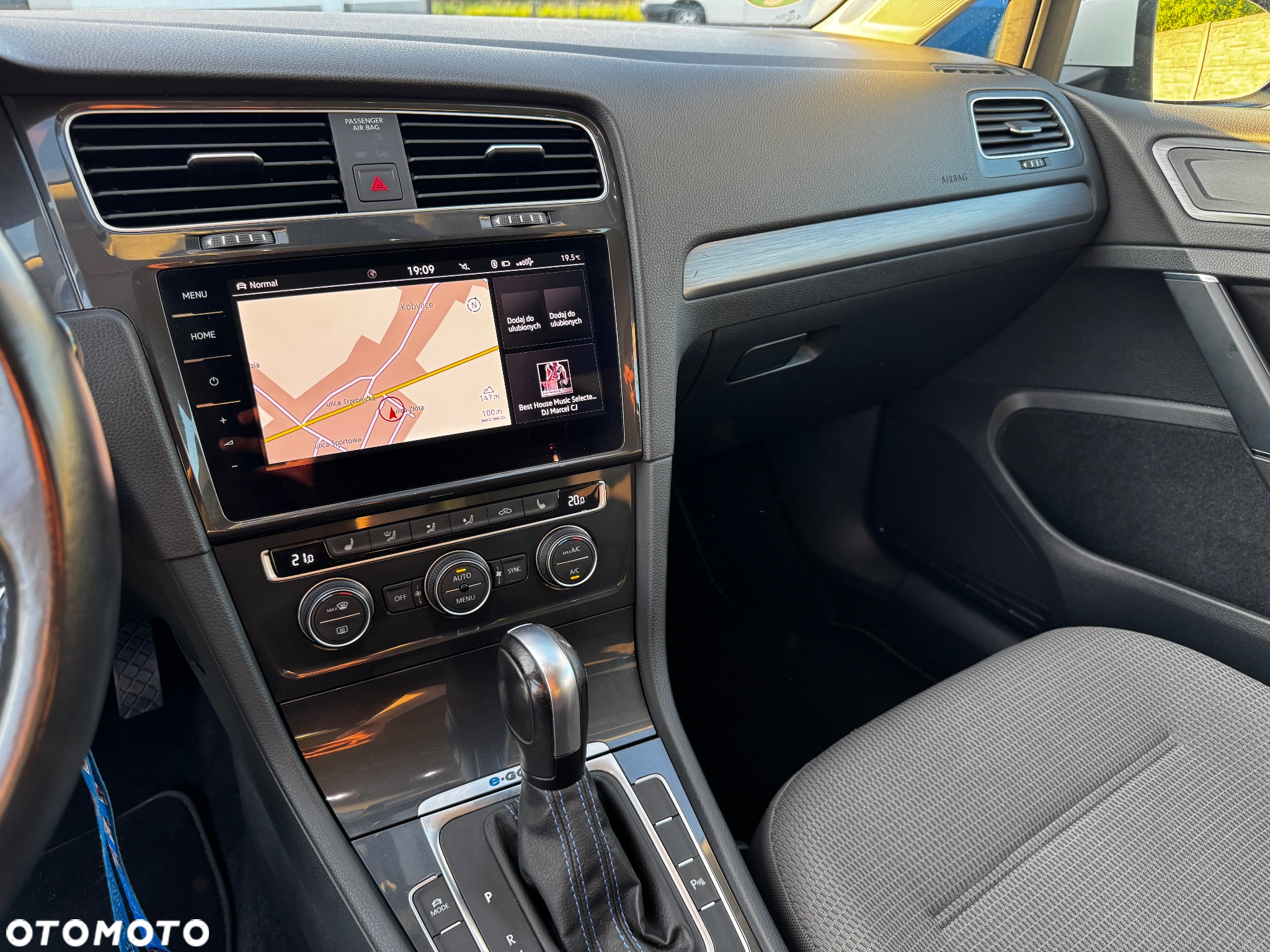 Volkswagen Golf e-Golf - 10