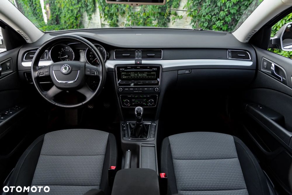 Skoda Superb 1.8 TSI FAMILY - 27