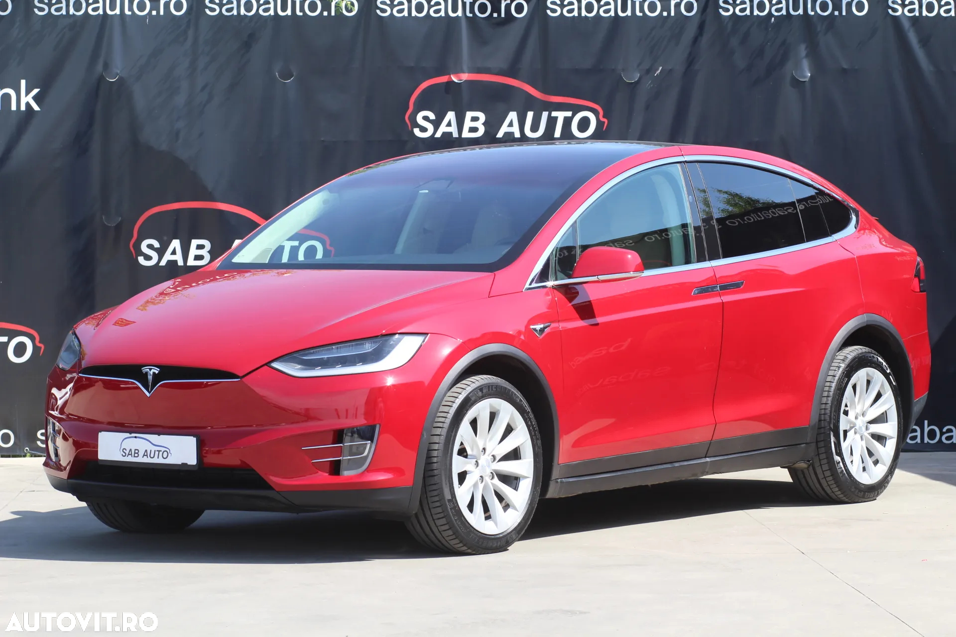 Tesla Model X - 3