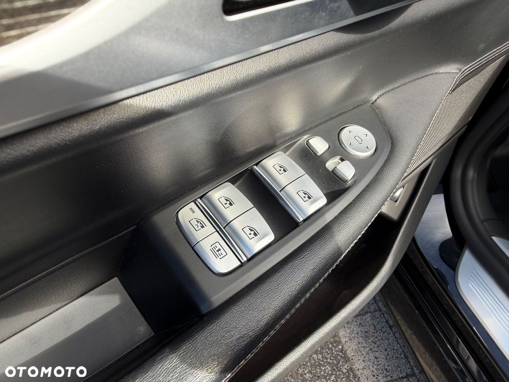 BMW Seria 7 750Ld xDrive sport - 33