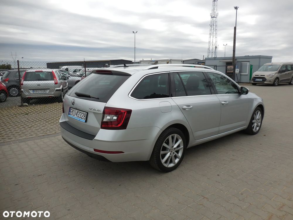 Skoda Octavia Combi 2.0 TDI Sportline - 7
