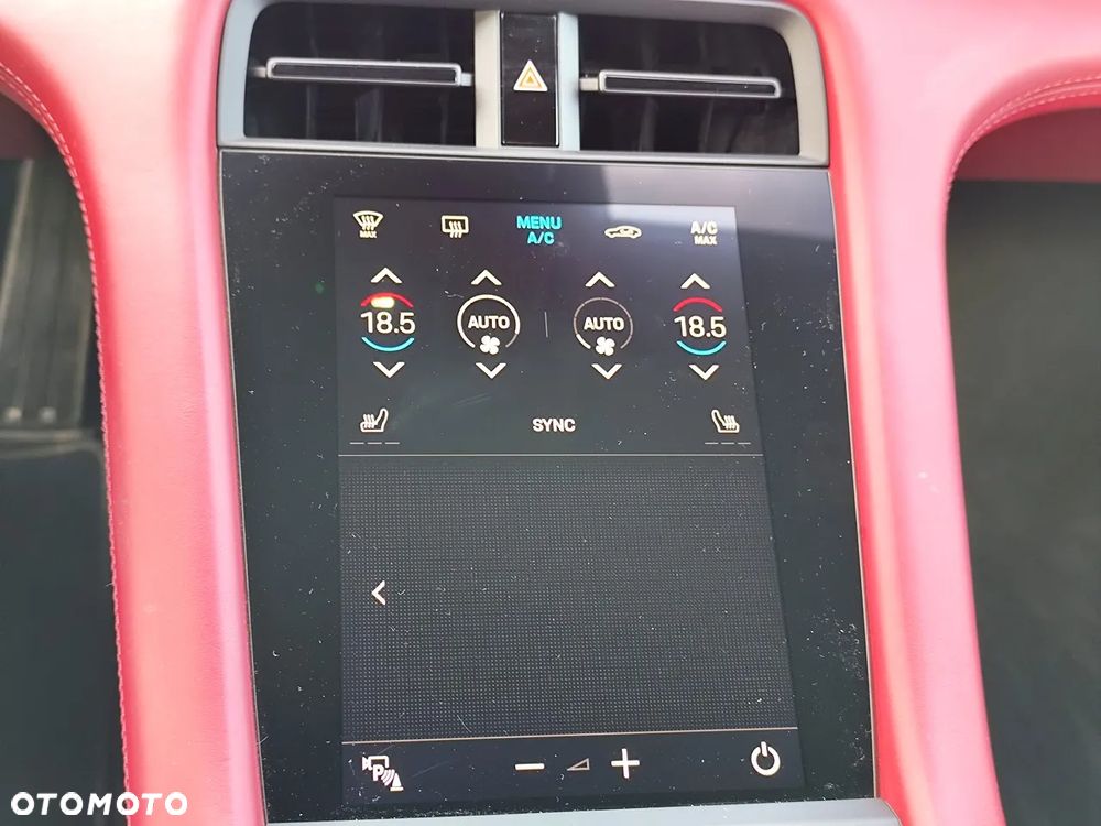 Porsche Taycan Turbo - 25