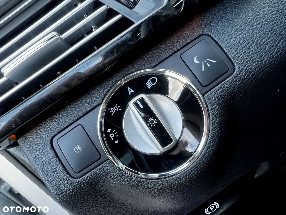 Mercedes-Benz Klasa E 63 AMG - 19