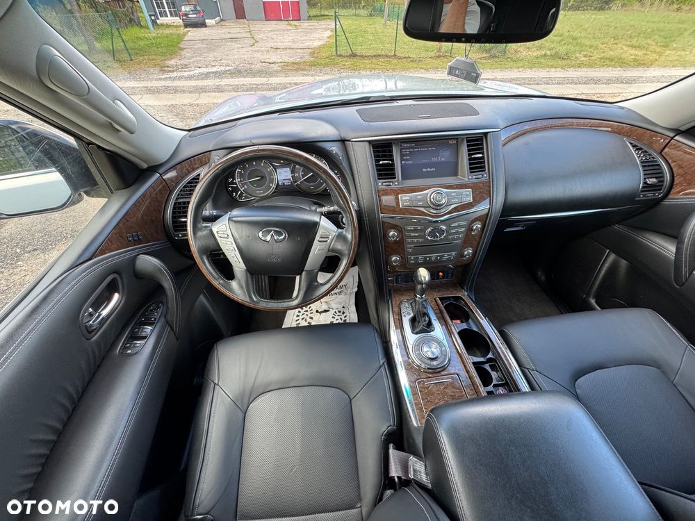 Infiniti QX80 - 28