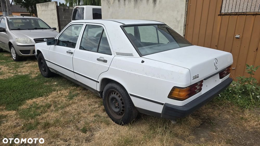 Mercedes-Benz W201 (190) - 2