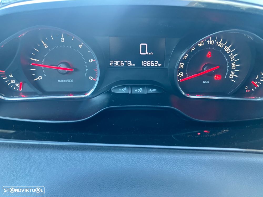 Peugeot 208 1.4 HDi Active - 18