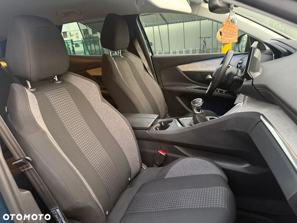 Peugeot 3008 - 11
