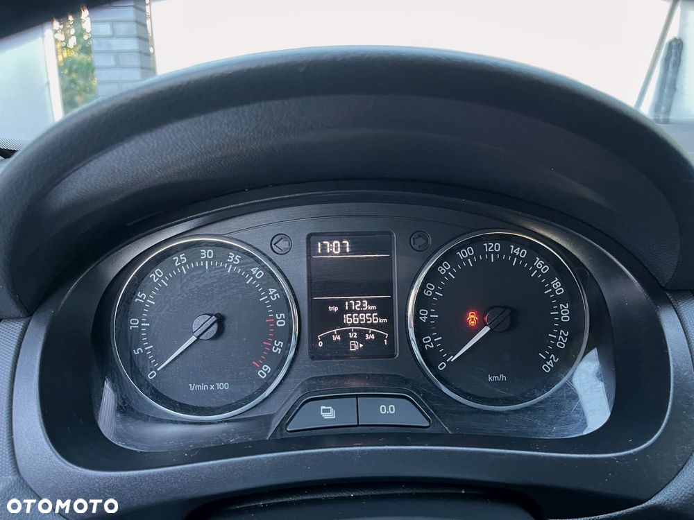 Skoda RAPID 1.6 TDI DPF Ambition - 10