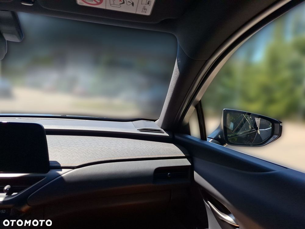 Lexus UX - 27