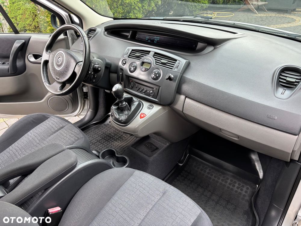Renault Scenic 1.6 16V Expression - 14