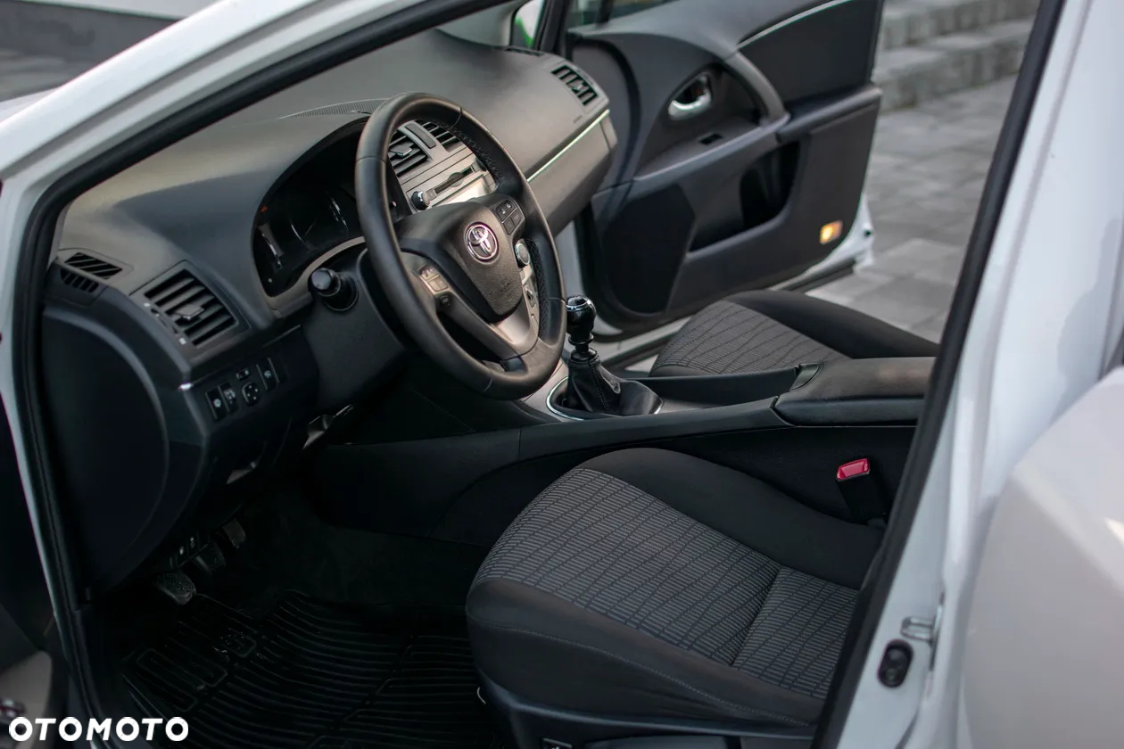 Toyota Avensis - 7