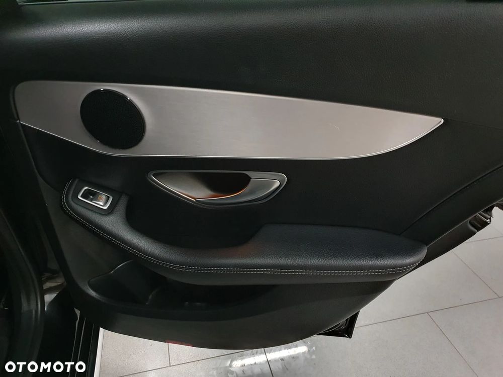 Mercedes-Benz Klasa C 220 d T 9G-TRONIC - 23