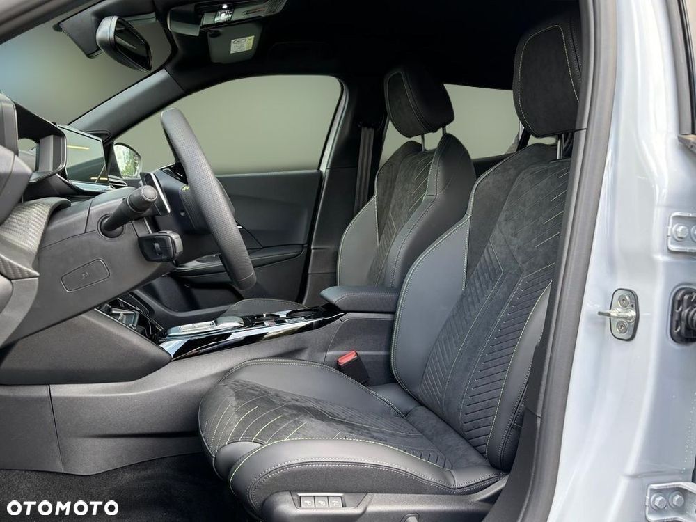 Peugeot 2008 PureTech mHEV GT Exclusive e-DCS6 - 8