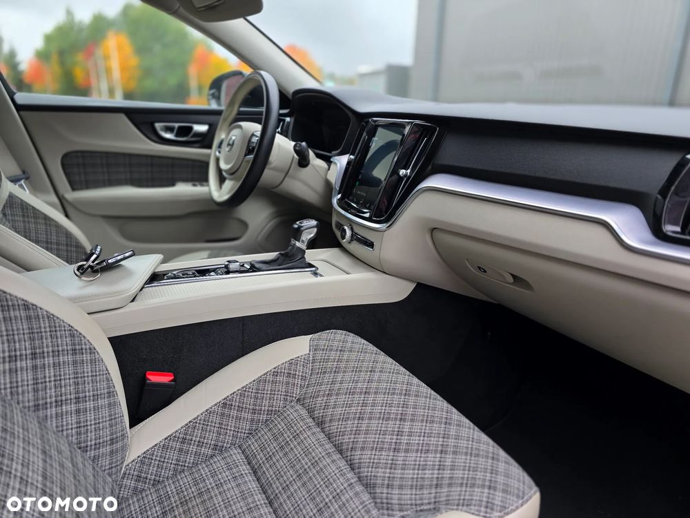 Volvo V60 D4 Geartronic Momentum Pro - 2