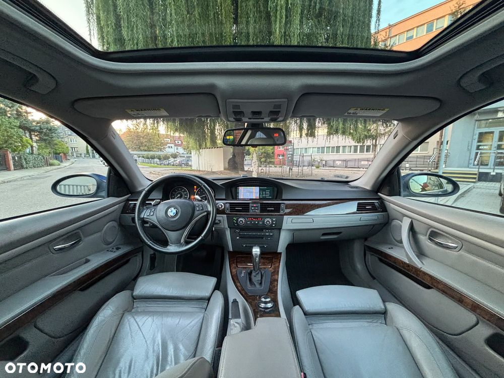 BMW Seria 3 335xi - 12