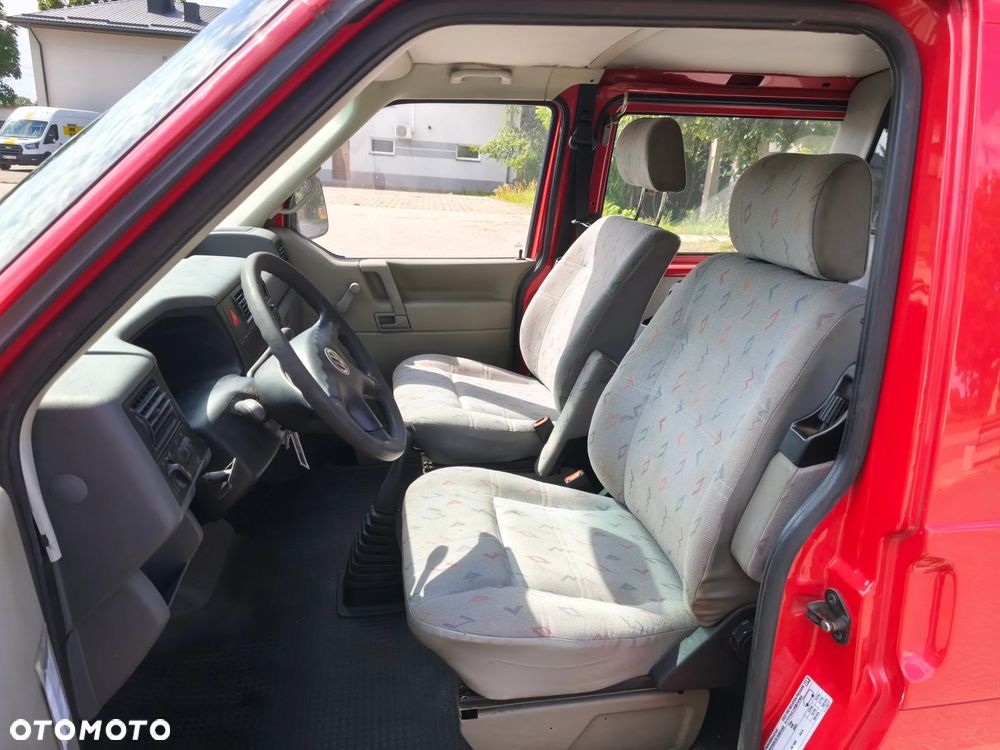 Volkswagen Transporter - 13