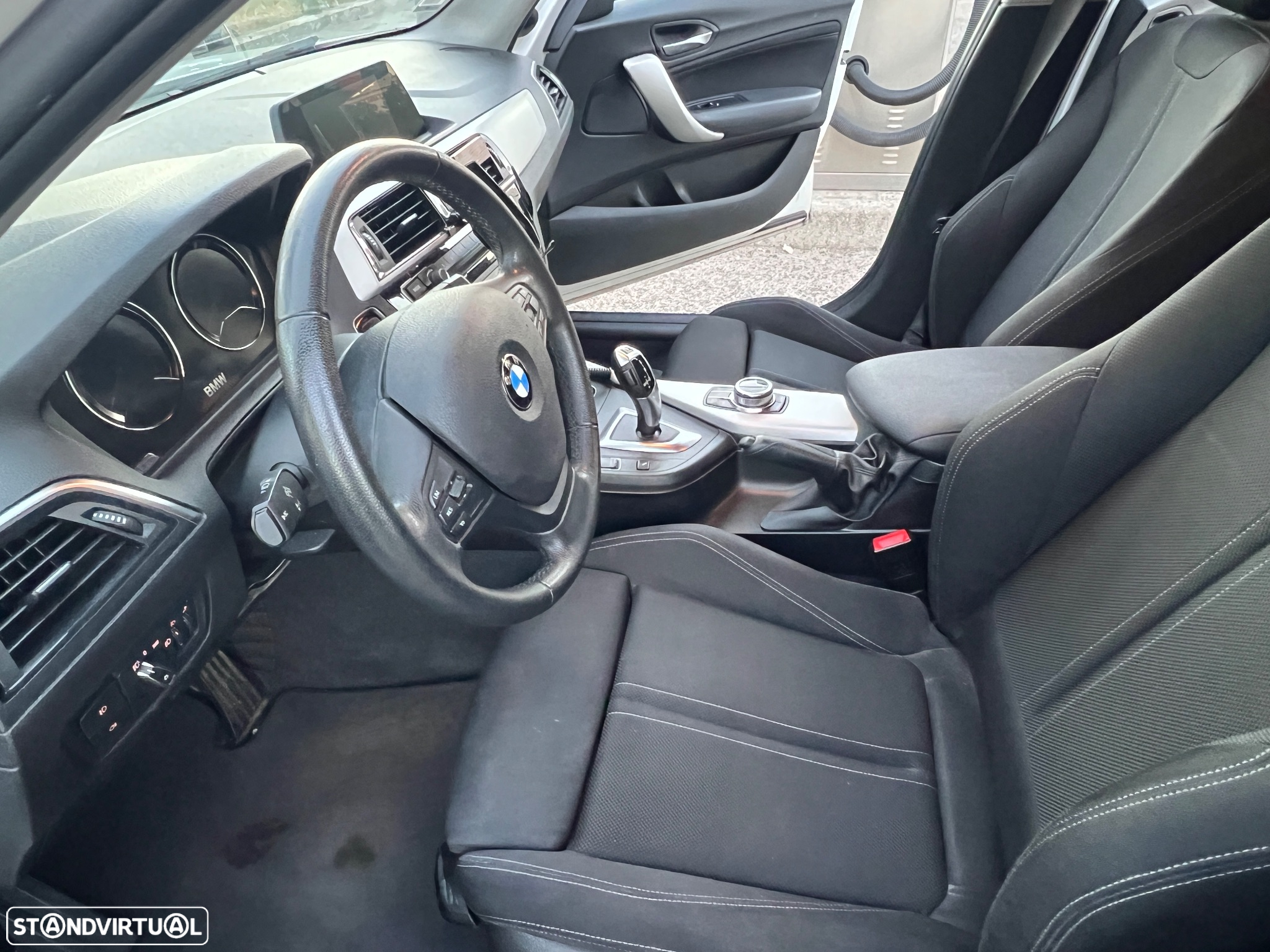 BMW 116 d Line Urban Auto - 10