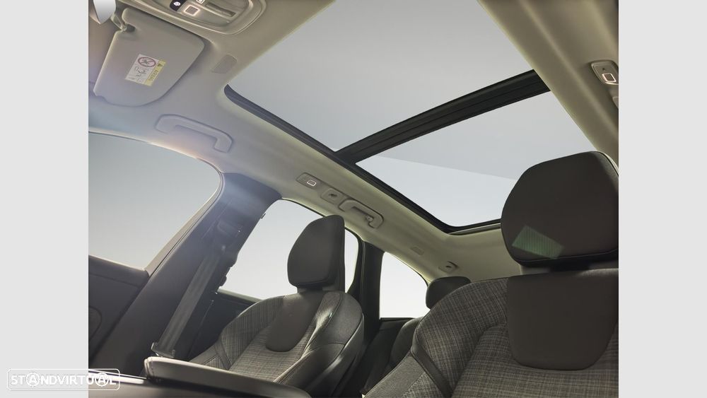 Volvo XC 60 2.0 T6 PHEV Core AWD - 22