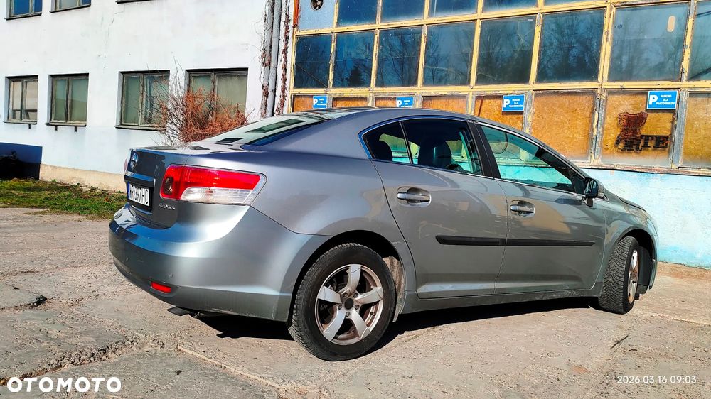 Toyota Avensis 1.6 Sol - 13