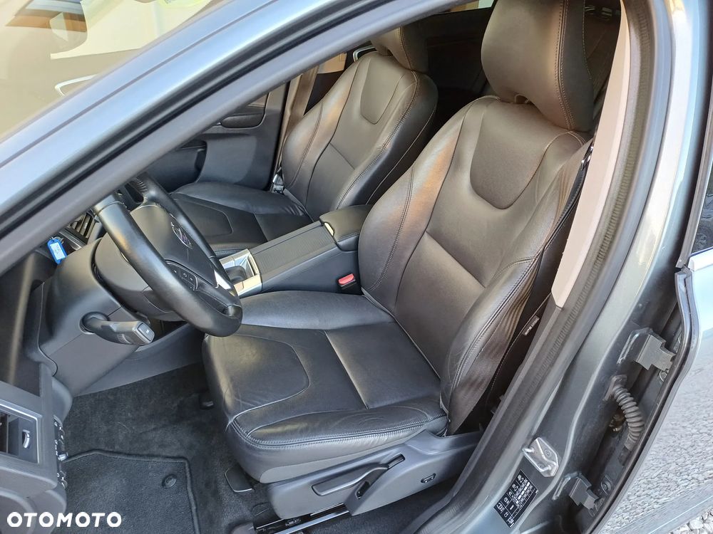 Volvo XC 60 D3 Drive-E Momentum - 9