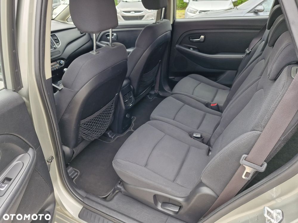 Kia Carens - 14