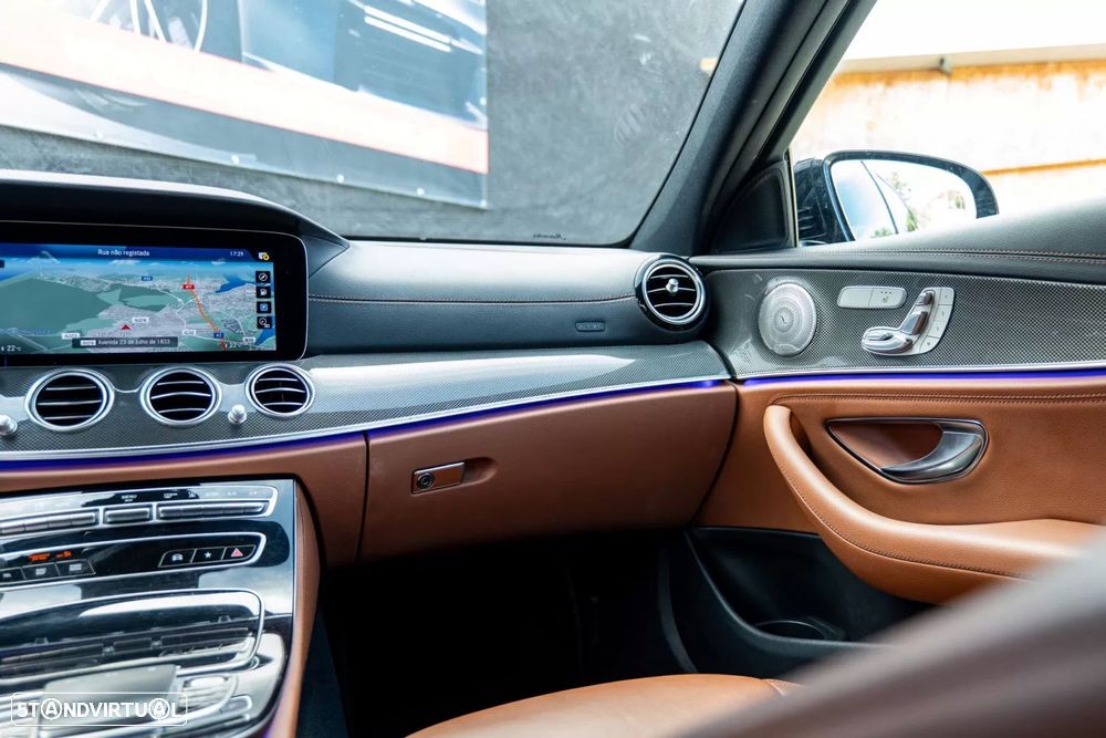 Mercedes-Benz E 300 de 4Matic T 9G-TRONIC AMG Line - 28