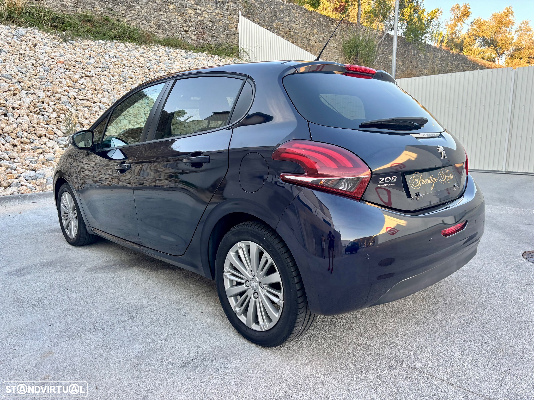 Peugeot 208 1.2 PureTech Signature - 21