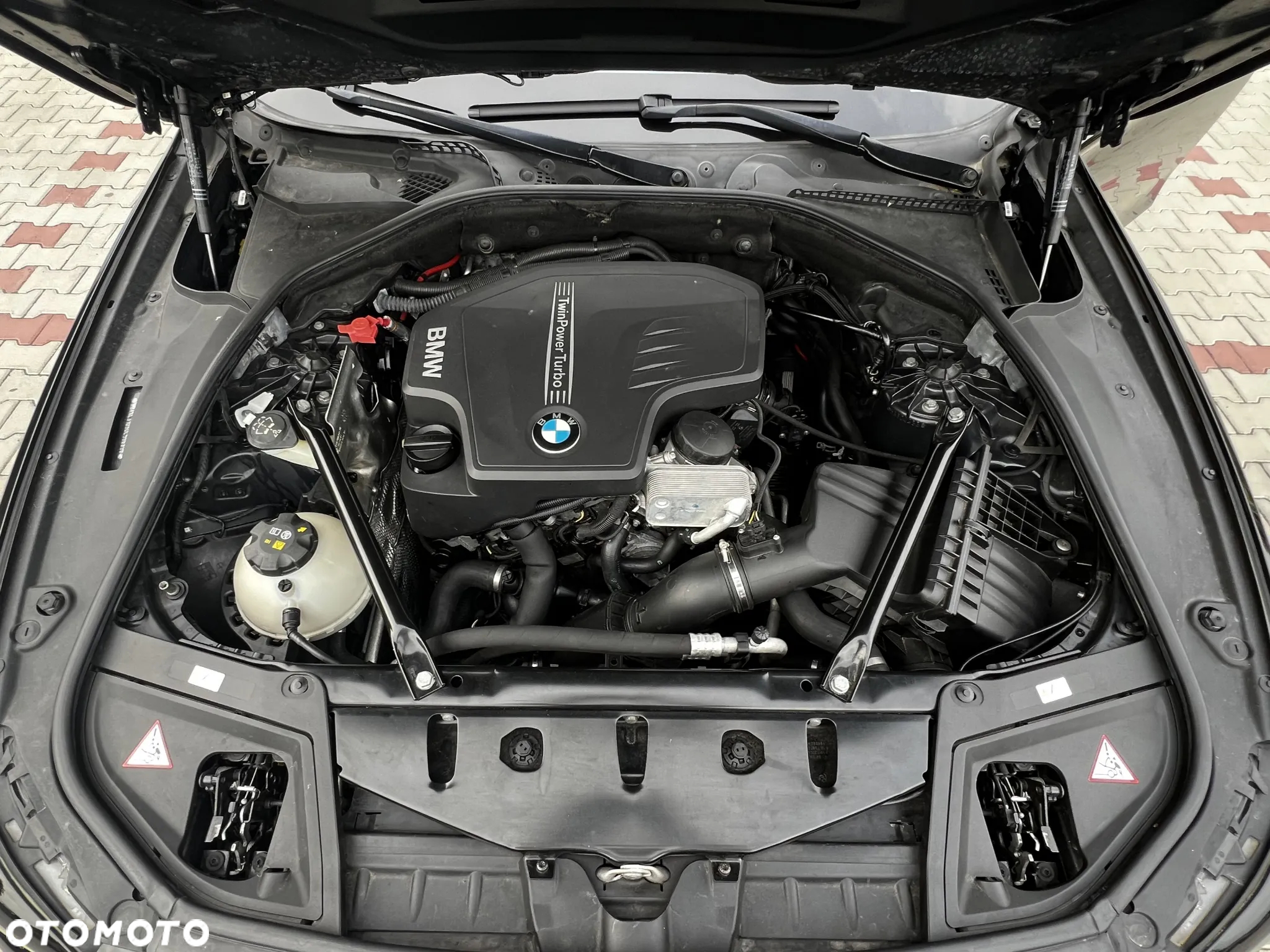 BMW Seria 5 528i Touring - 18
