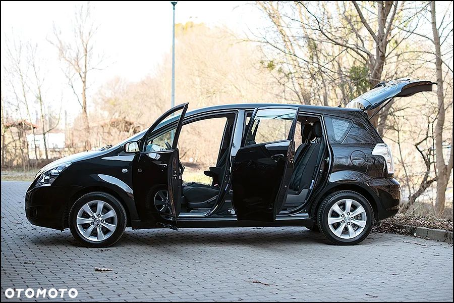 Toyota Corolla Verso - 14