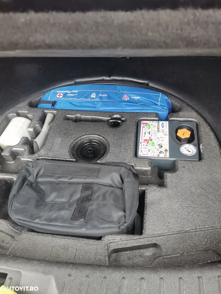 Ford Kuga 2.0 TDCi 4x4 Aut. SYNC - 26