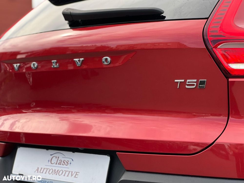 Volvo XC 40 T5 AWD Momentum Pro - 9