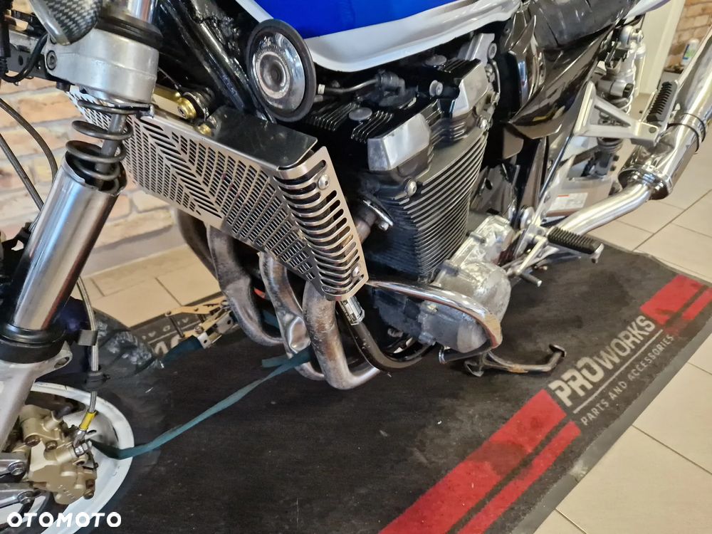 Suzuki GSX - 34