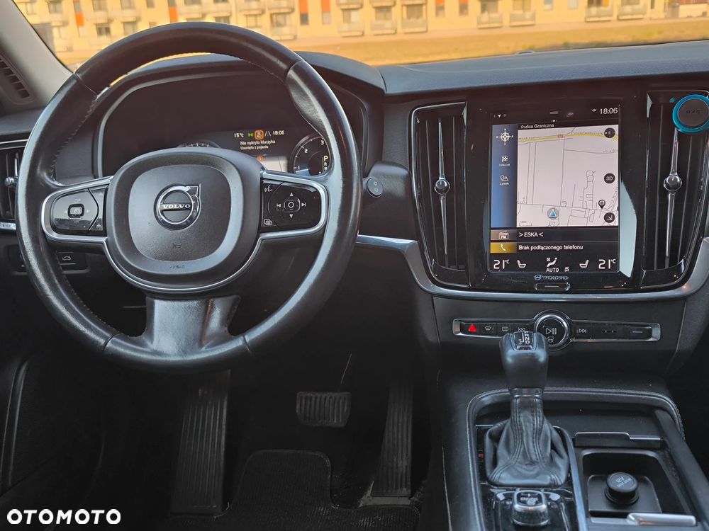 Volvo V90 Cross Country - 31