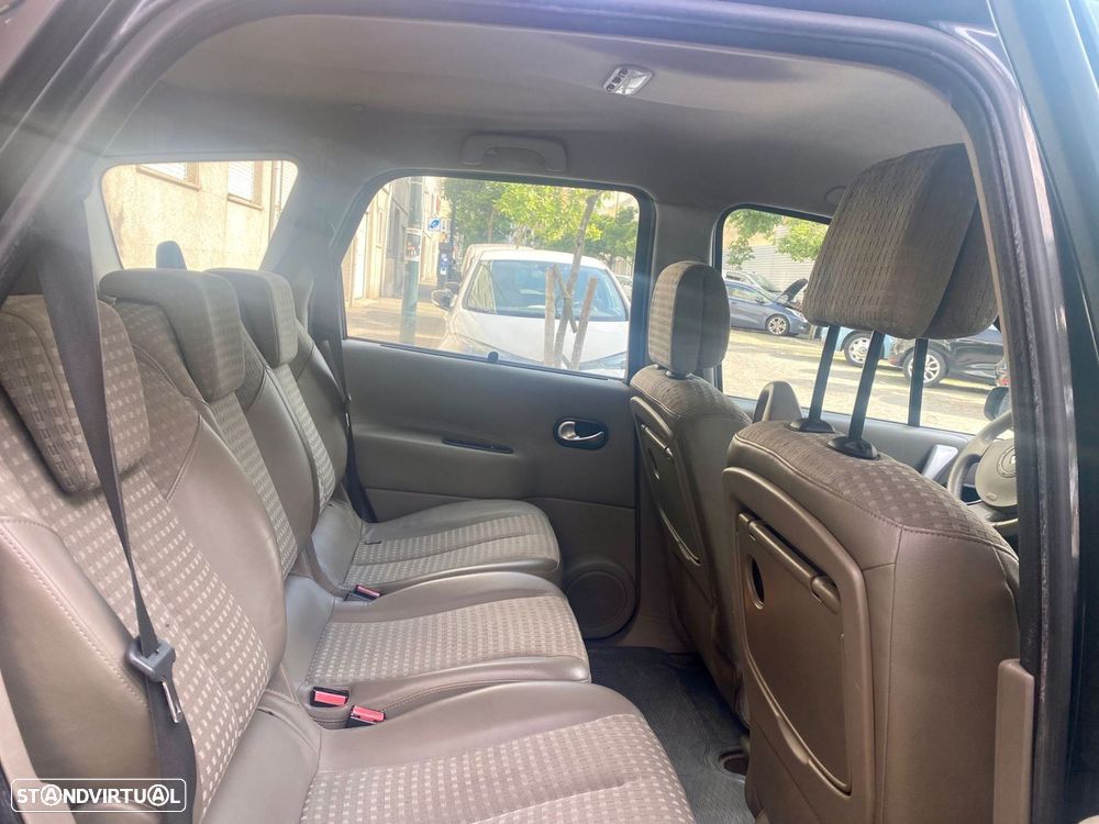 Renault Grand Scénic 1.5 dCi Privilège - 23