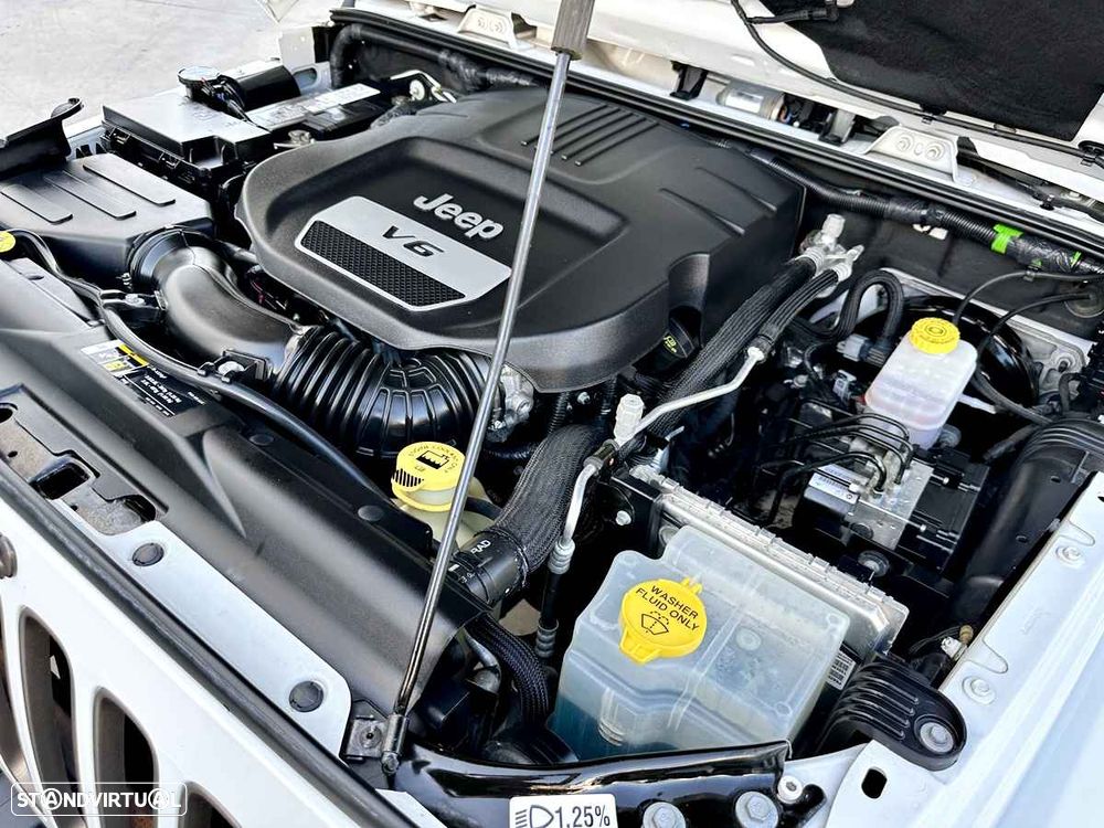 Jeep Wrangler Unlimited - 38