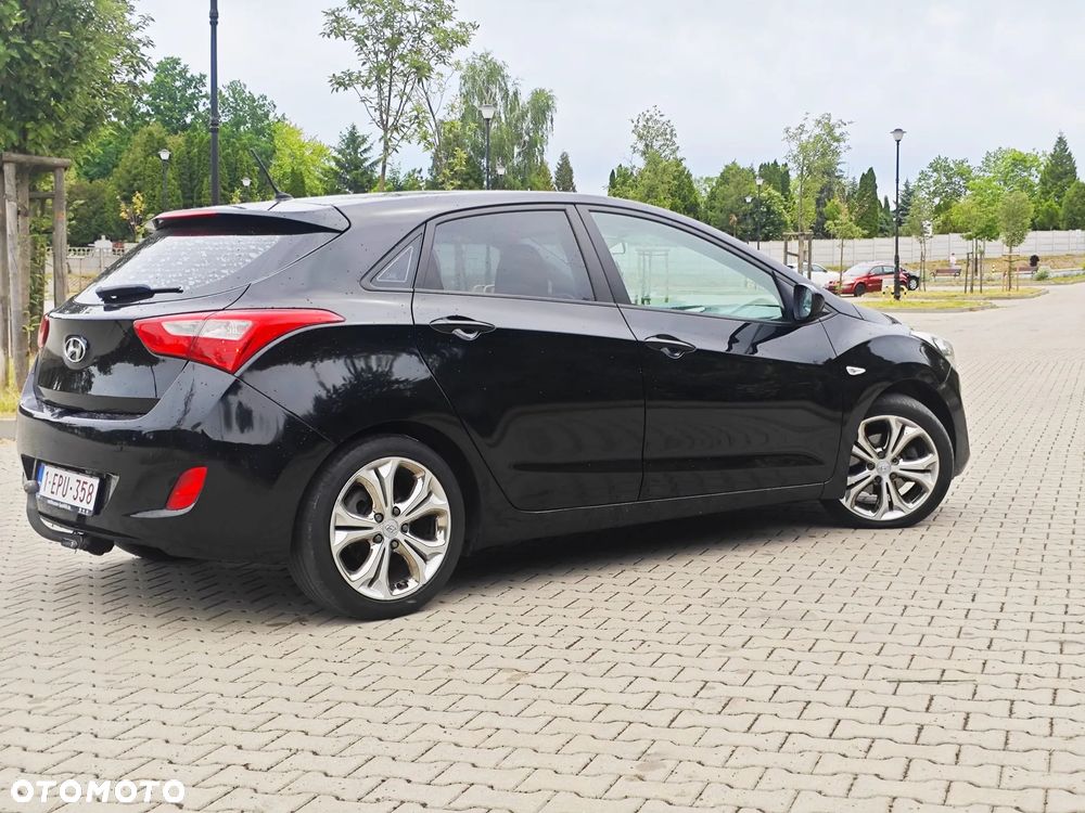 Hyundai i30 1.4 CRDi Premium - 8