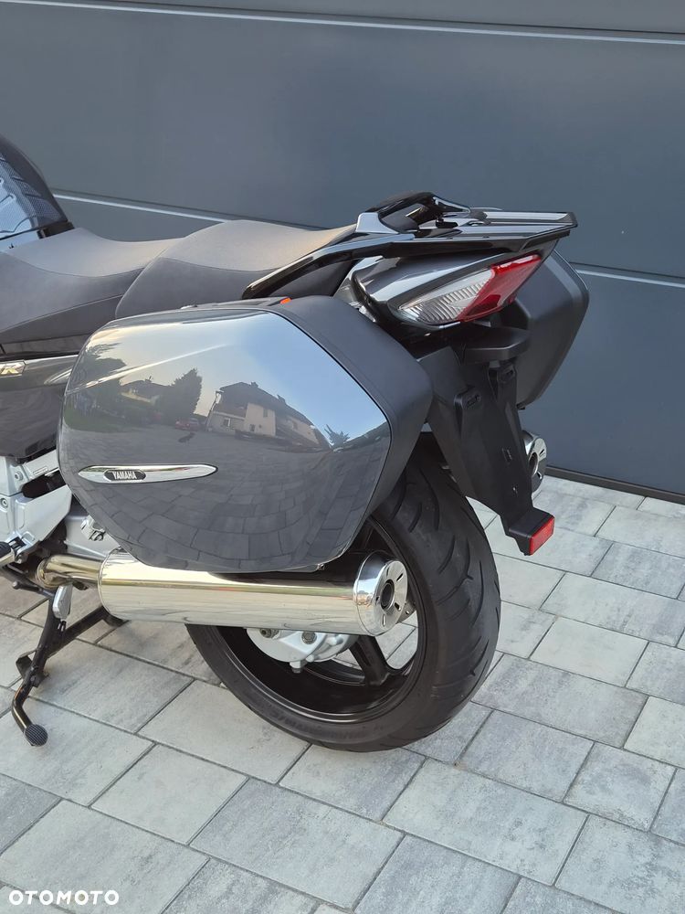 Yamaha FJR - 26