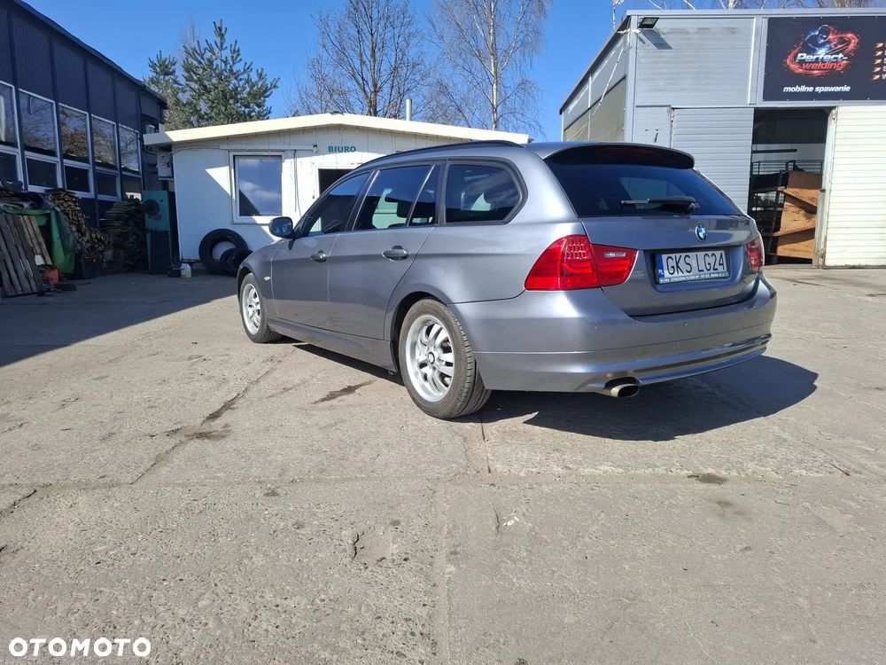 BMW Seria 3 318d Blue Performance Luxury Line - 4