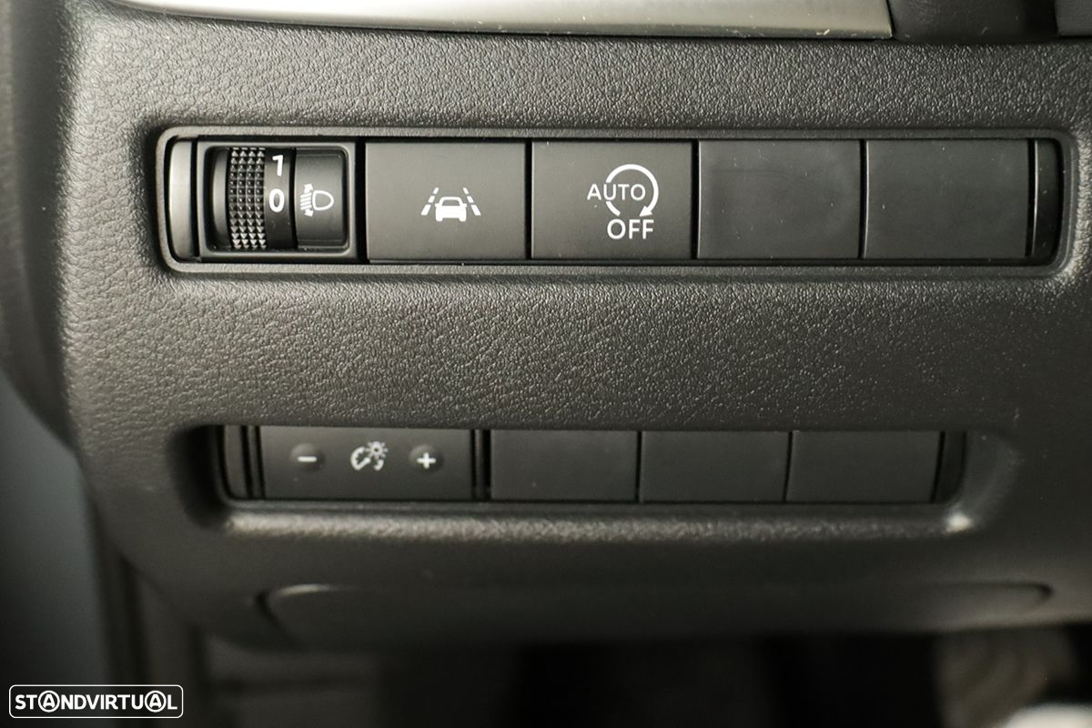 Nissan Qashqai 1.3 DIG-T N-Connecta LED - 17