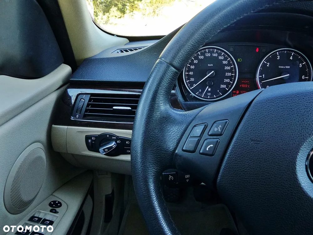 BMW Seria 3 318i Edition Exclusive - 30