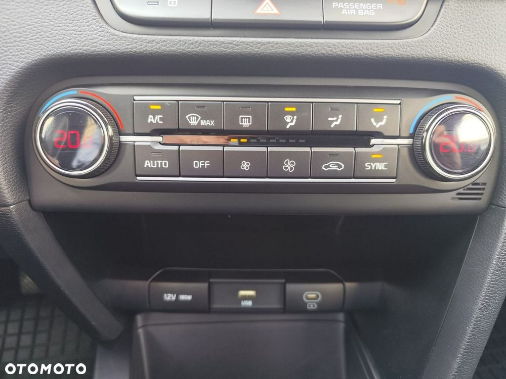Kia Ceed - 35