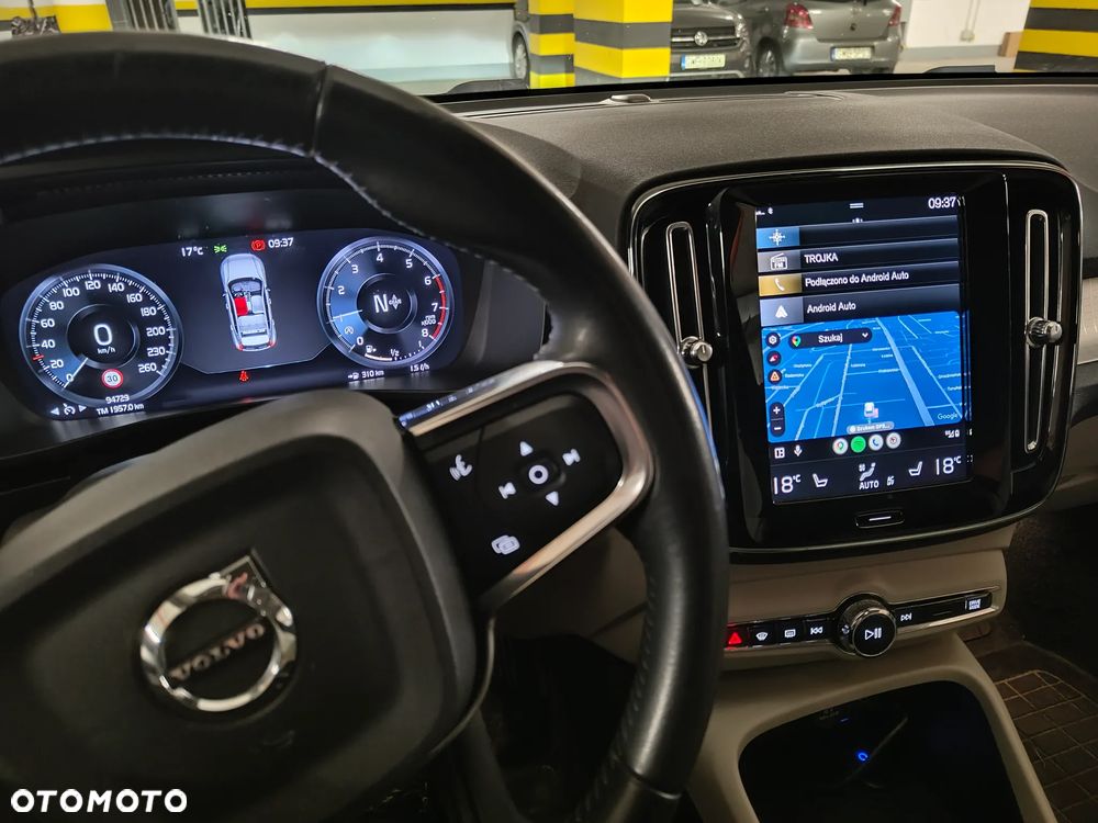 Volvo XC 40 T2 Momentum Pro - 21