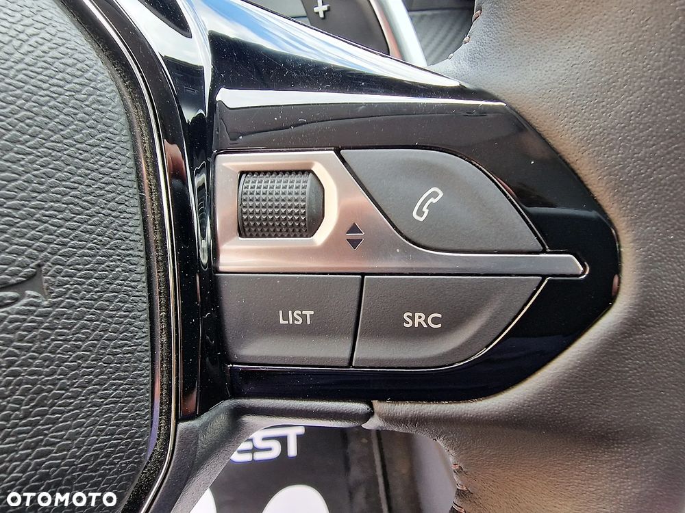 Peugeot 208 - 14