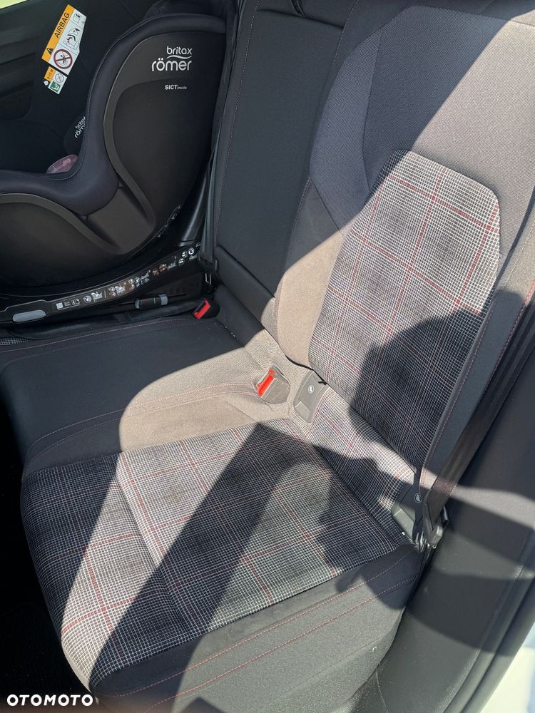 Volkswagen Golf - 13