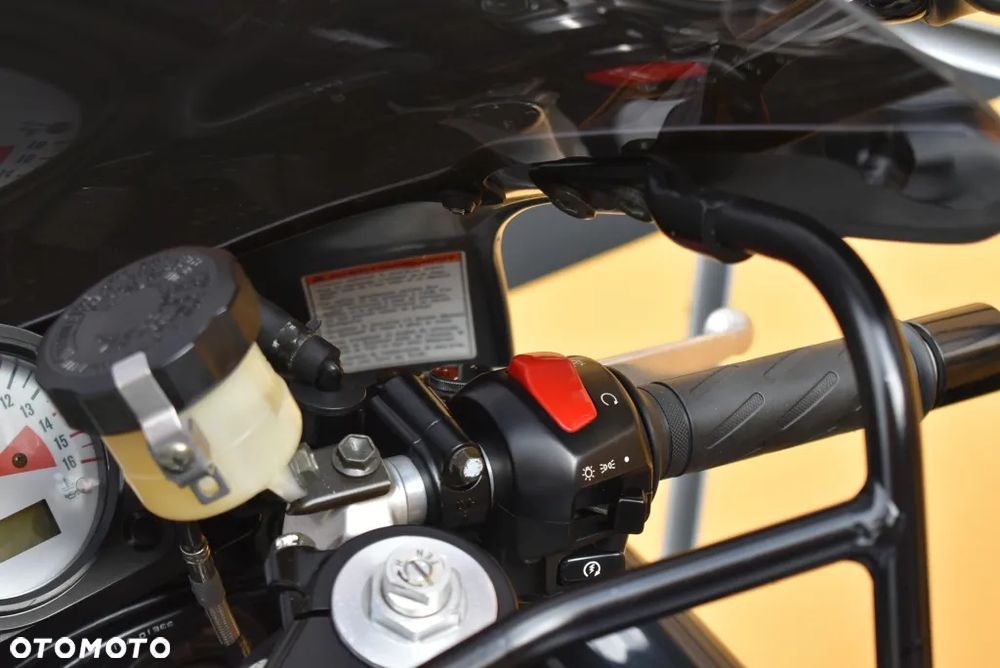 Suzuki GSX-R - 22