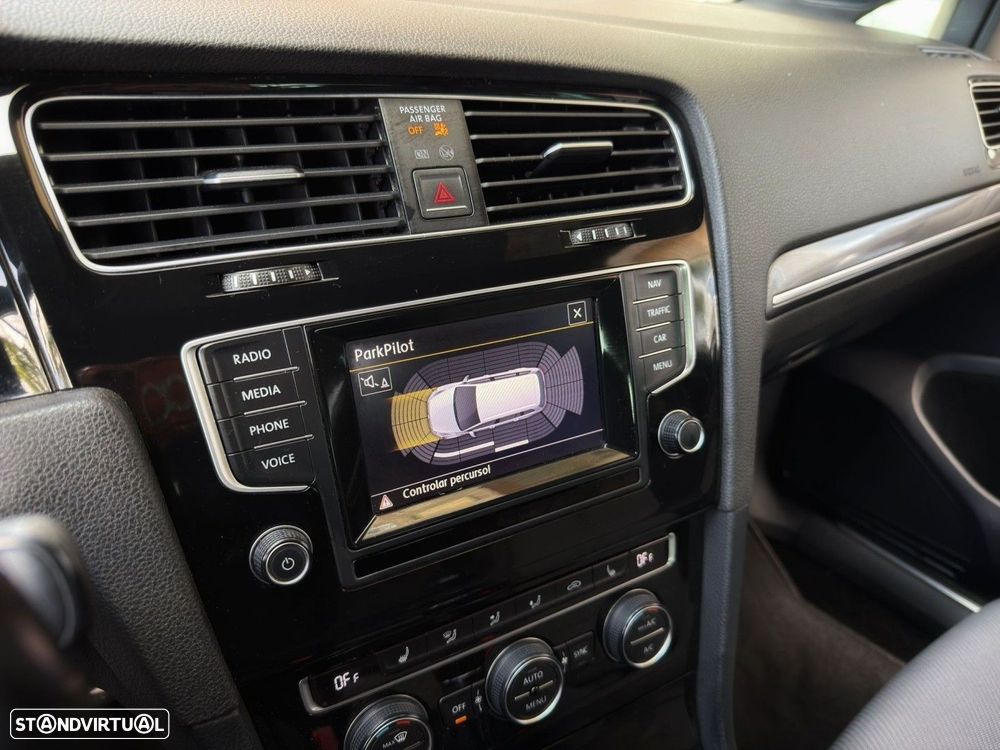 VW Golf 2.0 TDi Highline - 23