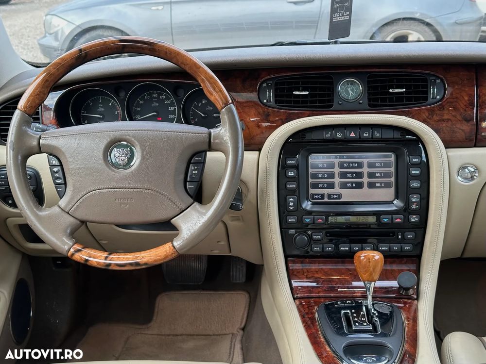 Jaguar XJ XJ6 2.7 Twin Turbo Diesel - 6