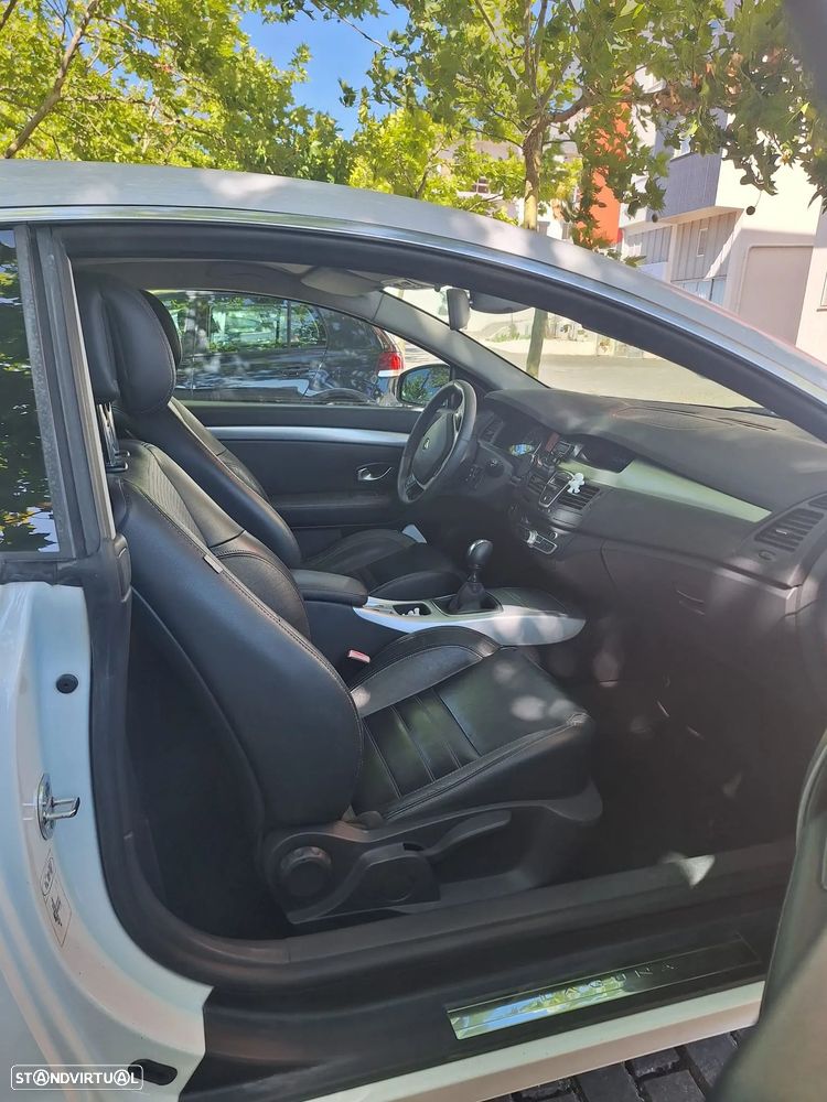 Renault Laguna Coupe 2.0 dCi Dynamique S - 11