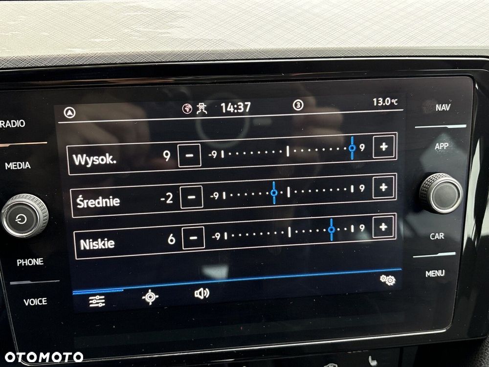 Volkswagen Passat - 29