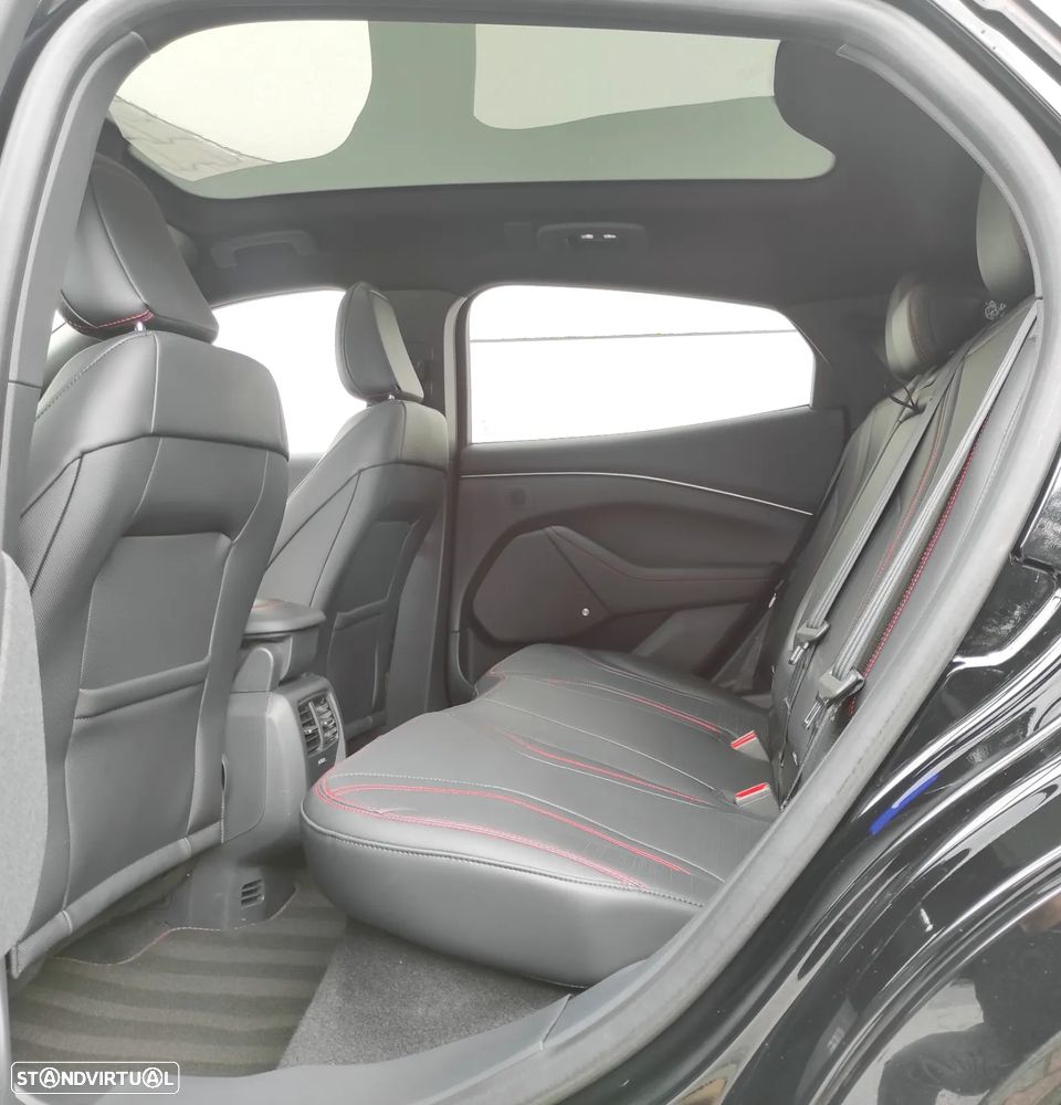 Ford Mustang Mach-E AWD PREMIUM - 24